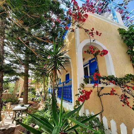 Zeus Aparthotel Kamári