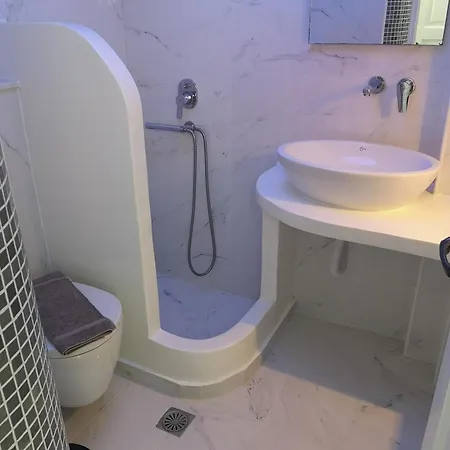 Zeus Aparthotel