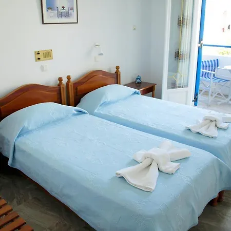 Zeus Aparthotel 2*