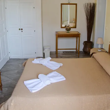 Zeus Aparthotel