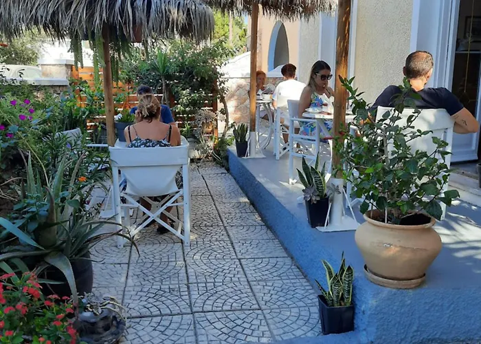 아파트호텔 Zeus Kamári