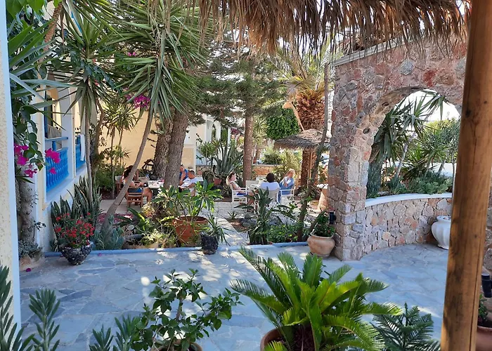 Zeus 아파트호텔 Kamári